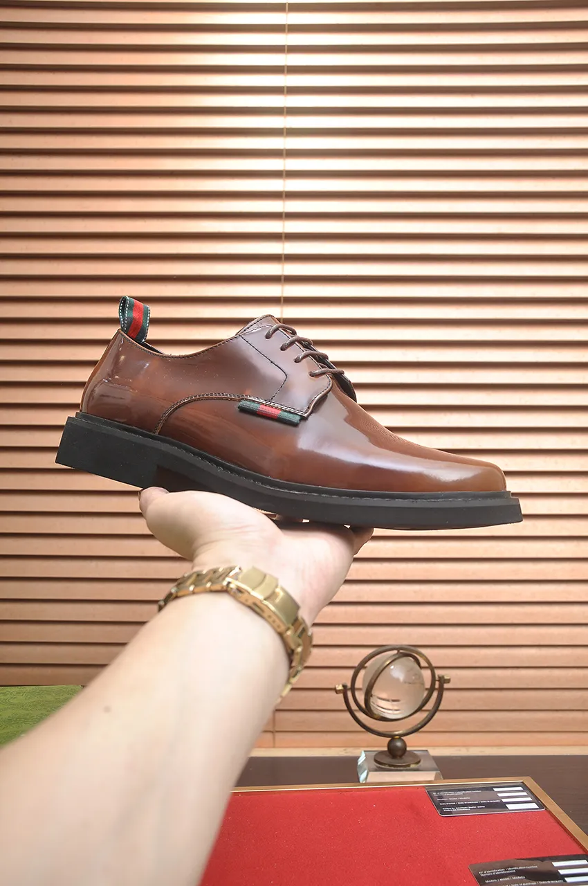 Men's shoes💰540💶Italy's top luxury men's shoe giant (GUCCI) (Gucci) (full cowhide lining) new arrival🍃Original European style🔰 Pleasant to the eye😍In order to make the shoes more durable and non-deformable🌀The production continues to follow traditional methods but there is still no lack of innovation💪Choose original sheepskin for the leather♻️ Smooth and natural And extra bright ⭐Made of imported cowhide, the first choice of rich people 38-45 (45 customized)